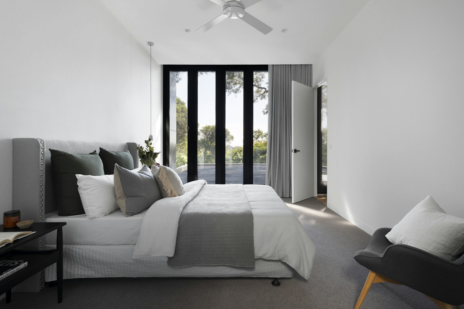 Grand living room